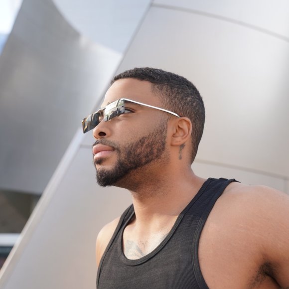 Black Rectangle Rimless Sunglasses - Picture 4 of 5